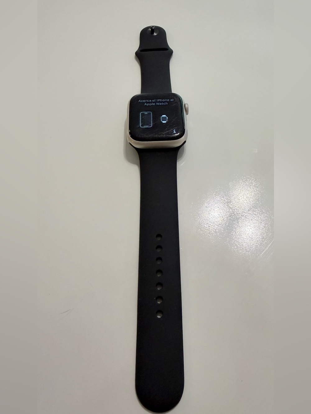 Apple Watch Series 7 45 mm in Starlight Aluminum WiFi and Cellular - Picture 2 of 15